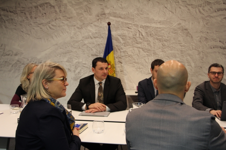 Jordi Gallardo, ministre de Presidència, Economia i Empresa, durant la jornada de treball amb la delegació del govern del Quebec formada per Isabelle Dessureault, directora de l'oficina del Quebec a Espanya i Portugal, i Olivier Christophe Perez, responsable d'Afers Econòmics.